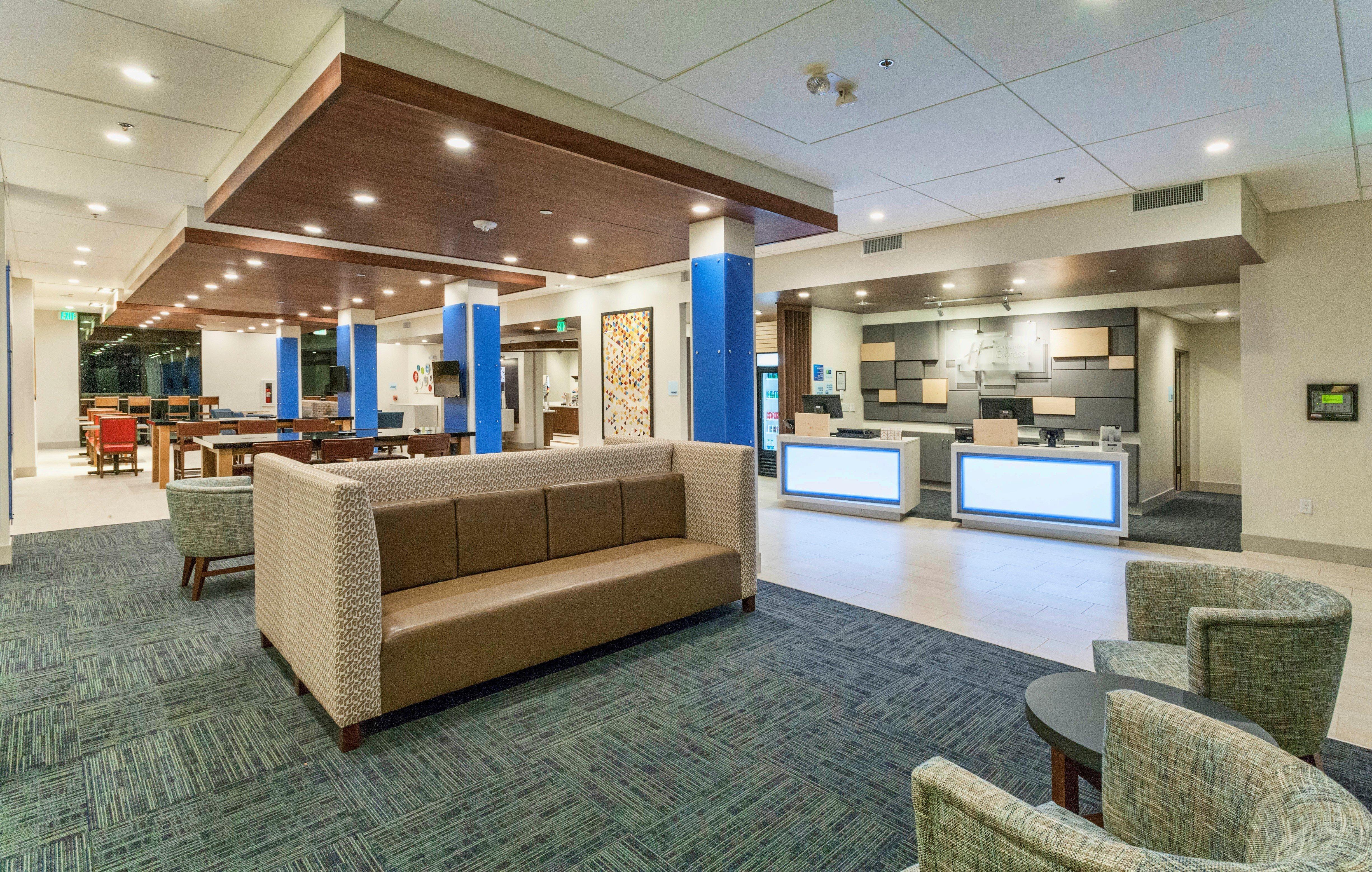 Holiday Inn Express & Suites - Dodge City By Ihg Exterior foto